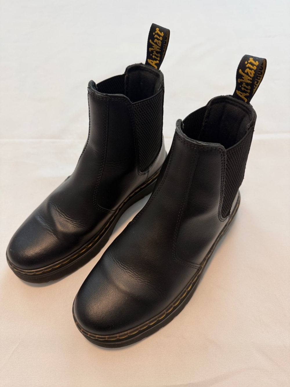 Dr. Martens Dorian Chelsea boots